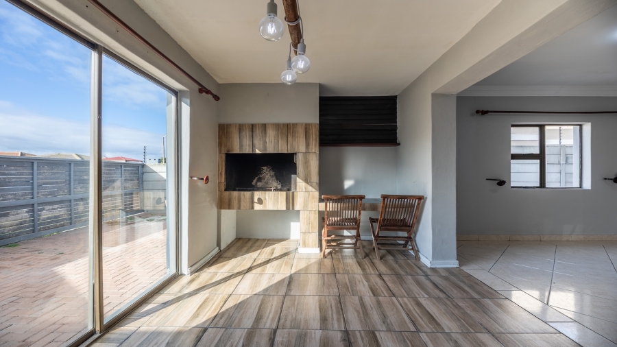 3 Bedroom Property for Sale in Parklands Western Cape